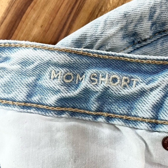 AEO Mom Shorts Pride Rainbow Pockets Distressed Denim Size 8 - Picture 9 of 11